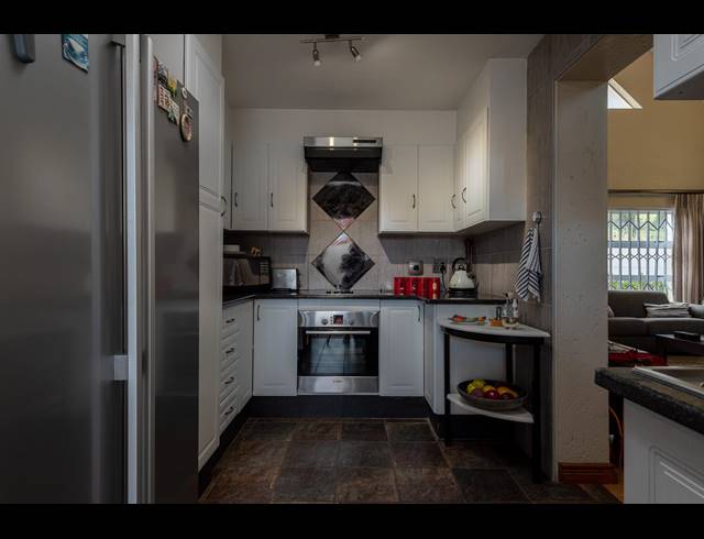 3 BEDROOM TOWNHOUSE SOLD IN GLENVISTA